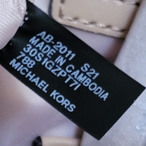 Michael Kors Carter LG Tote - Picture 5 of 8